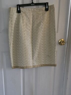 Banana Republic Vintage Cream And Gold Patterned Pencil Skirt